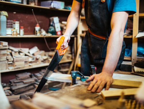 Scie à main, parfait pour travailler le bois